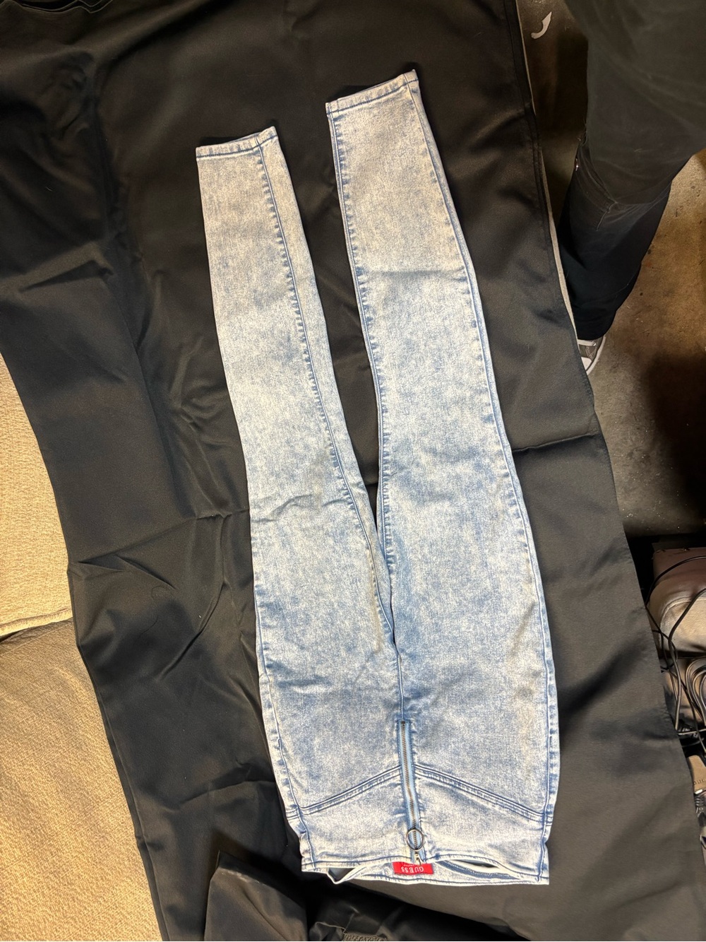 Guess Men's Skinny Jeans in Light Blue Acid Wash